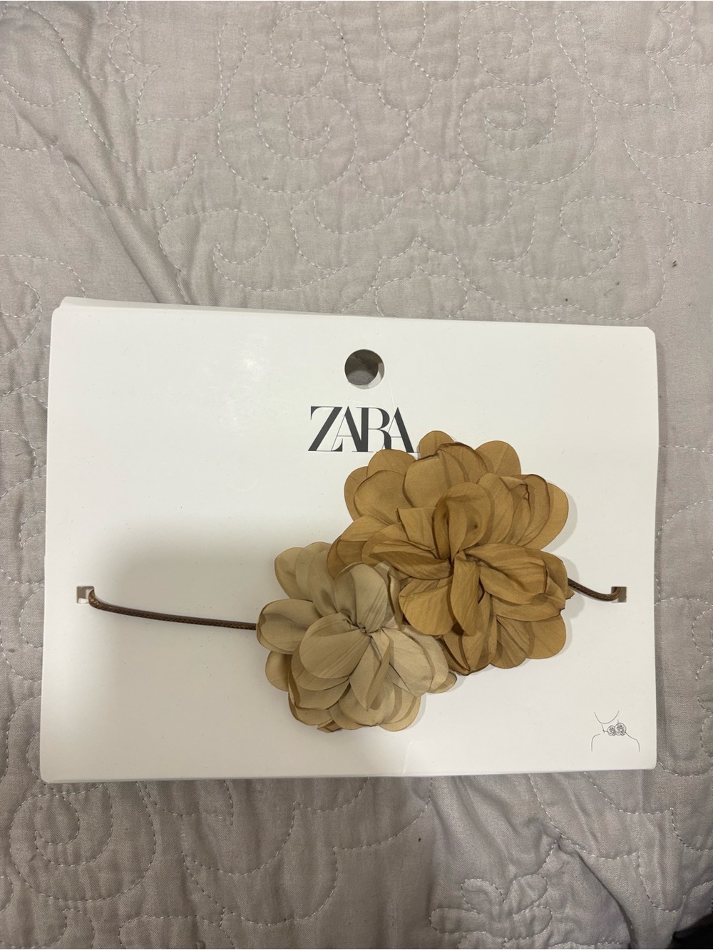 ZARA Beige Floral Choker